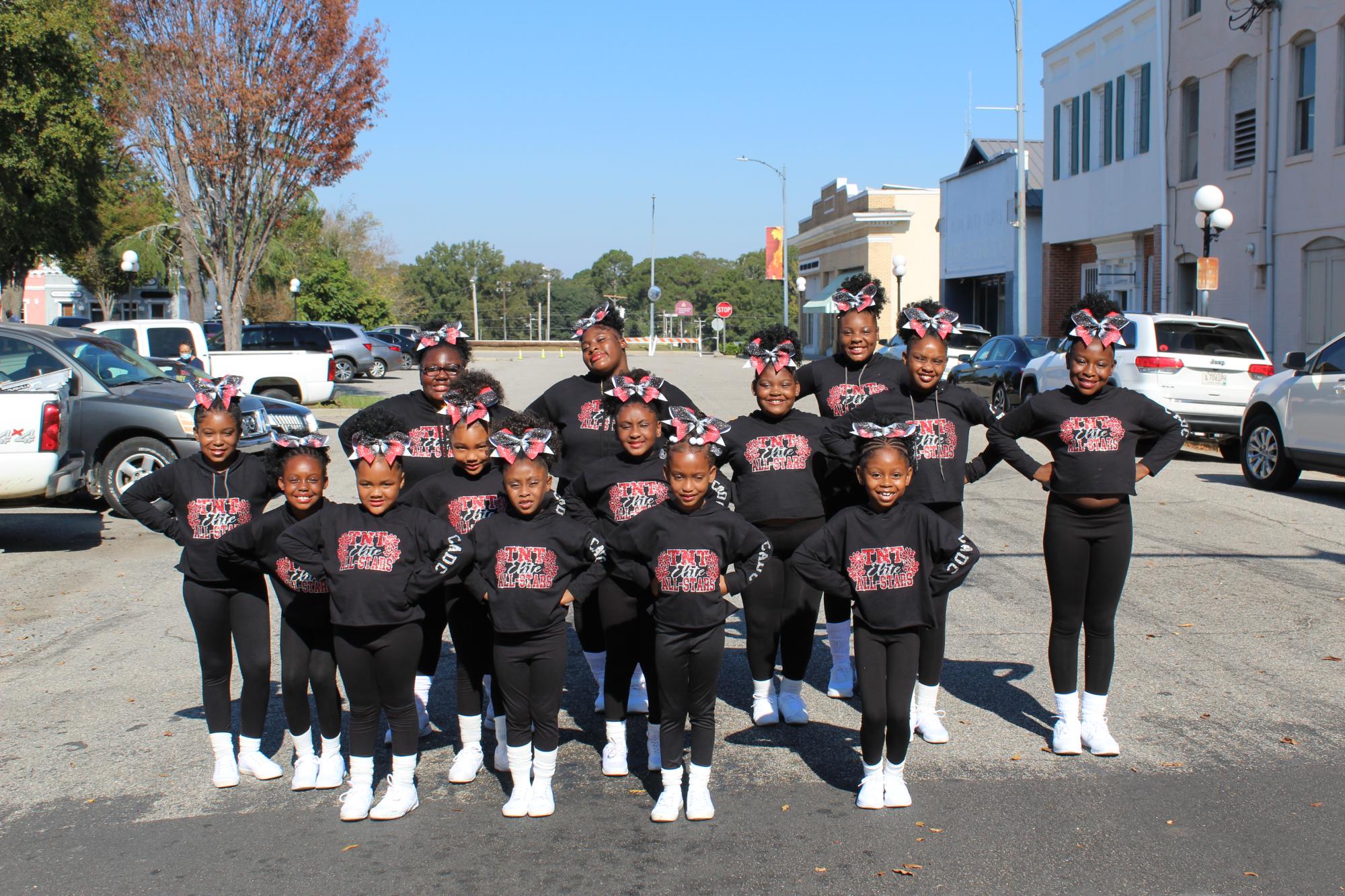 TNT Cheerleaders 